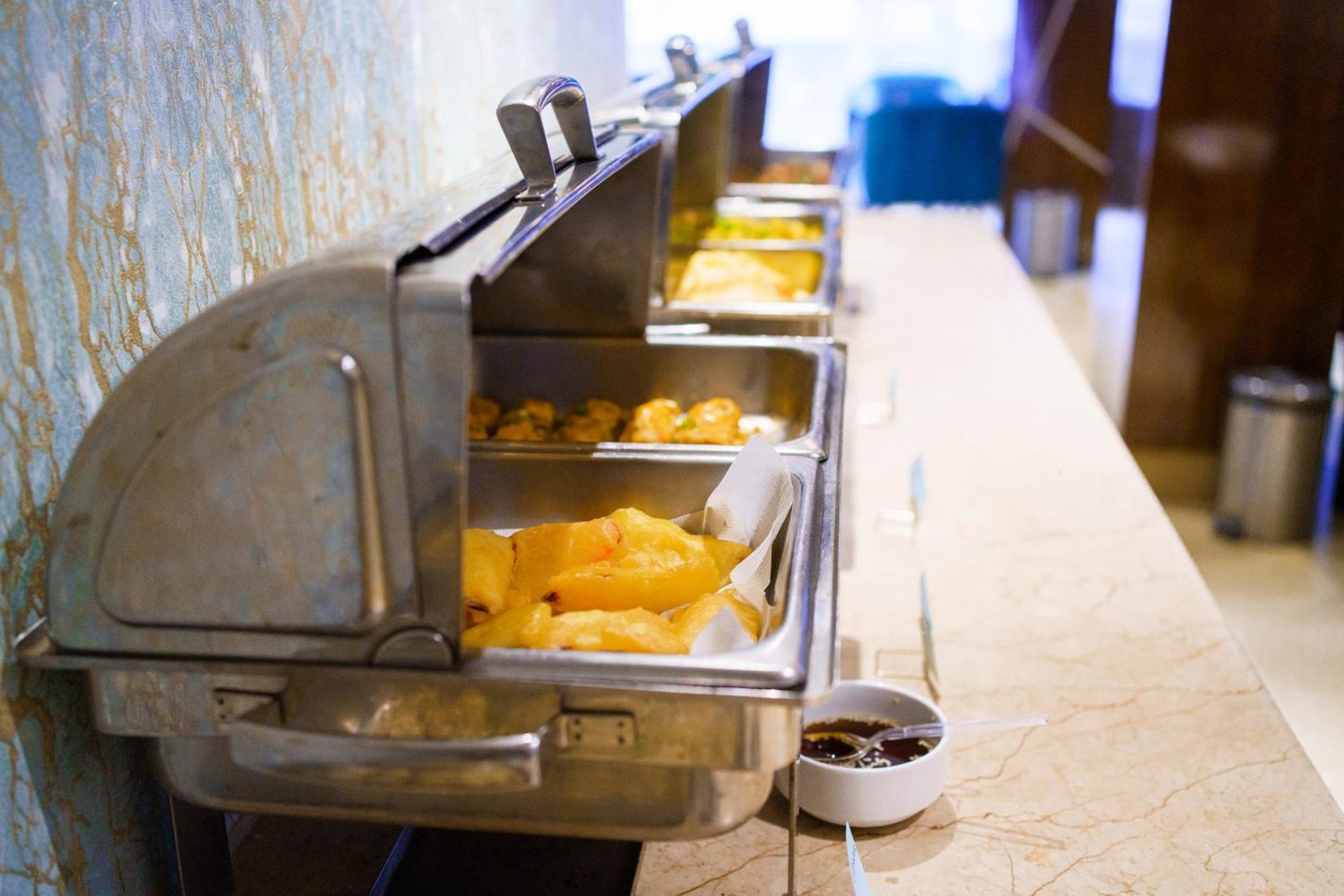 Hotel The Capital Ltd. Dhaka Extérieur photo