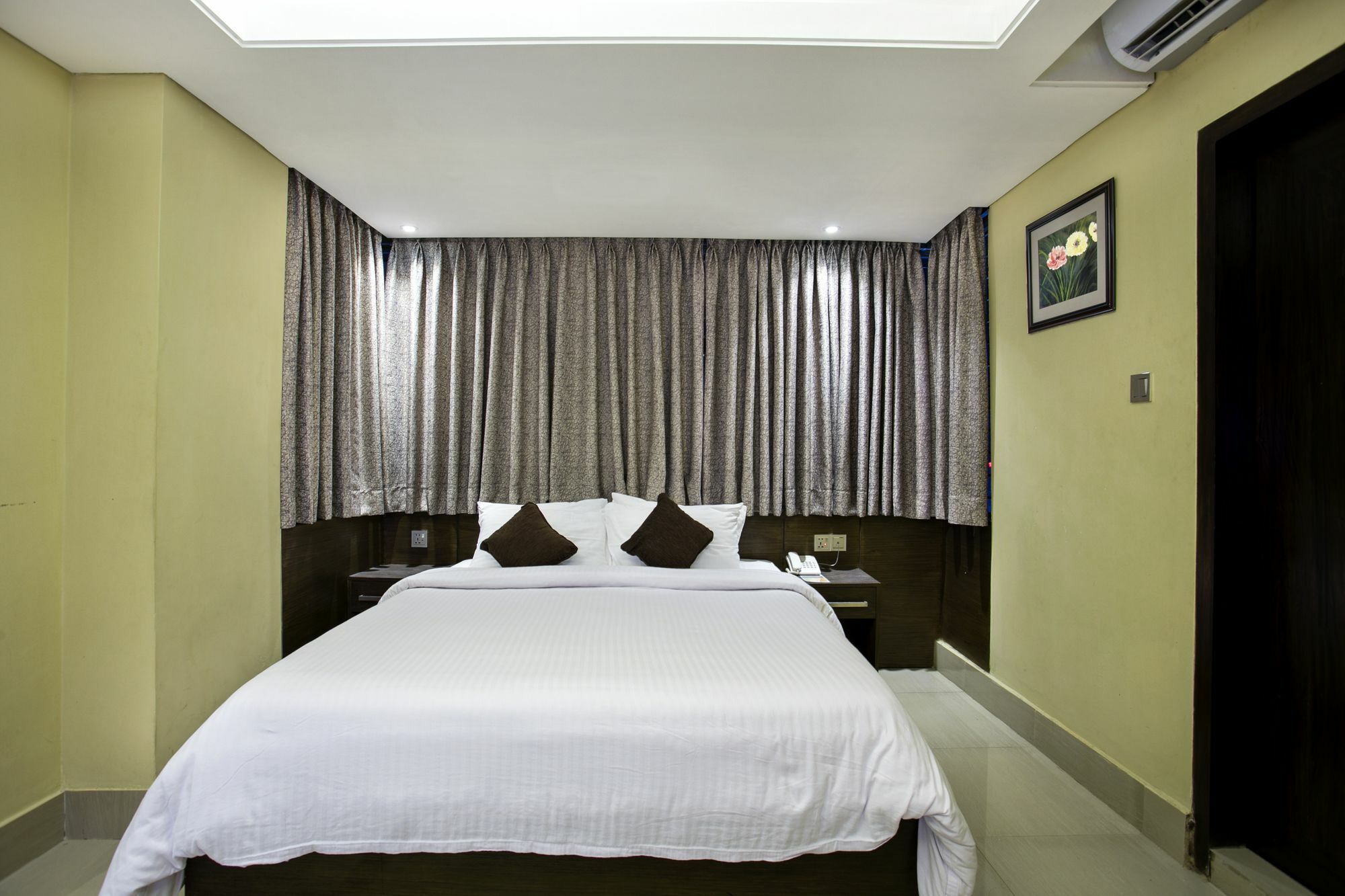 Hotel The Capital Ltd. Dhaka Extérieur photo